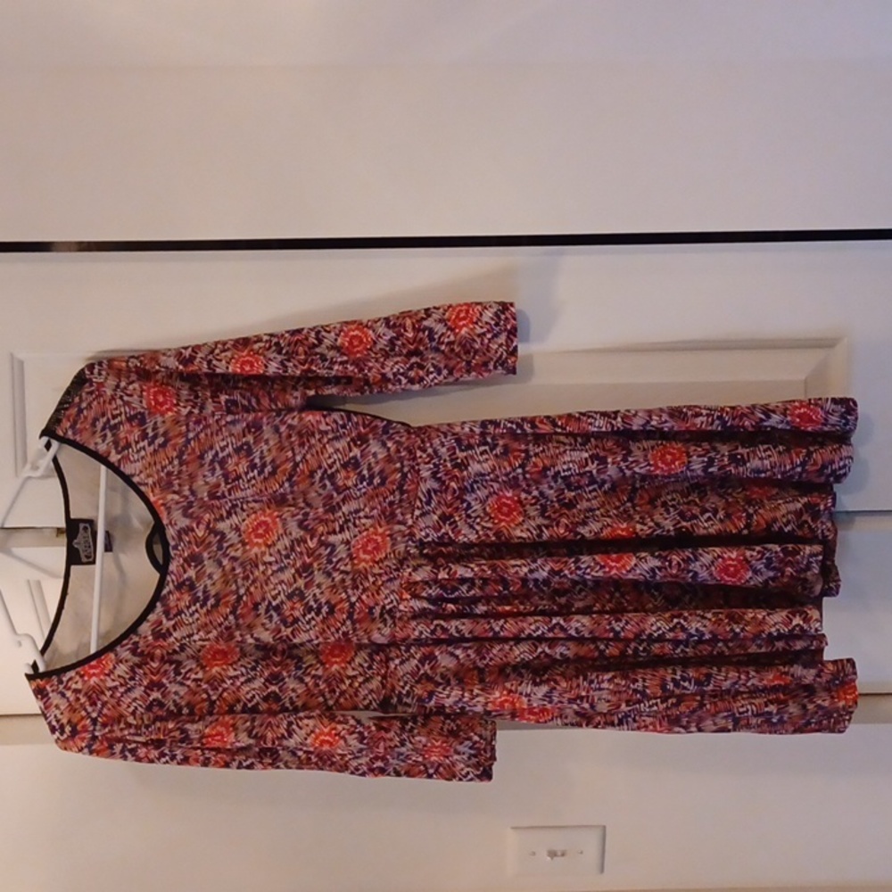 VGUC Open Back Geometric Print 3/4 Sleeve Mini